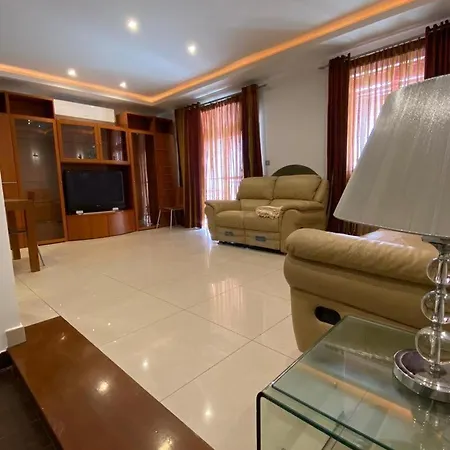 Apartment Seaside Escape *
